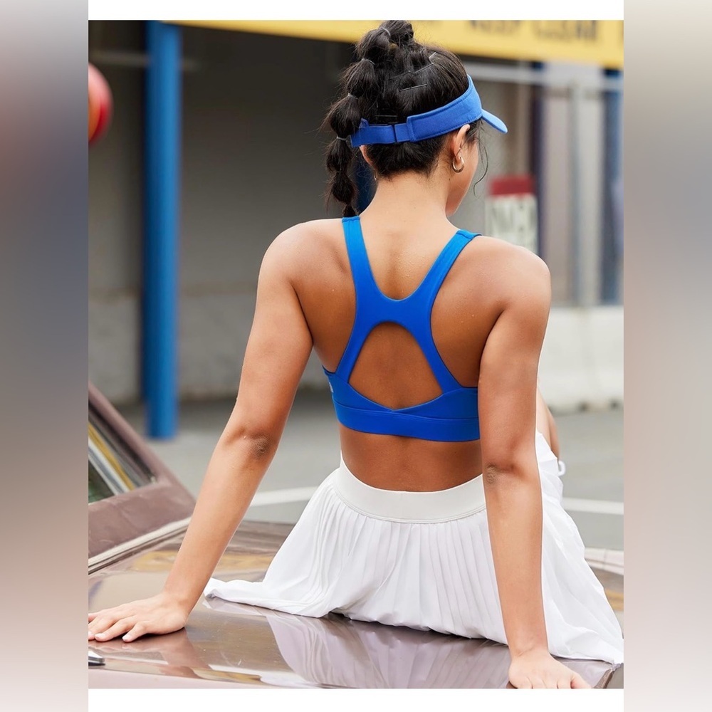 Running Girl High Impact Sports Bra Royal Blue Size Medium (2) NWT w/Sewn Pads - Picture 2 of 9